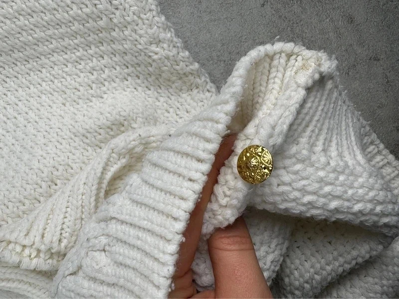 🌸 White Cardigan/Vest with Gold Buttons Vintage Size 40 🌸 – photo 6